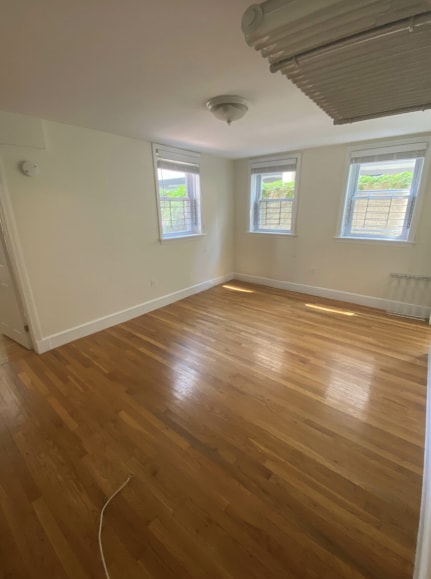 Building Photo - 15 Centre St