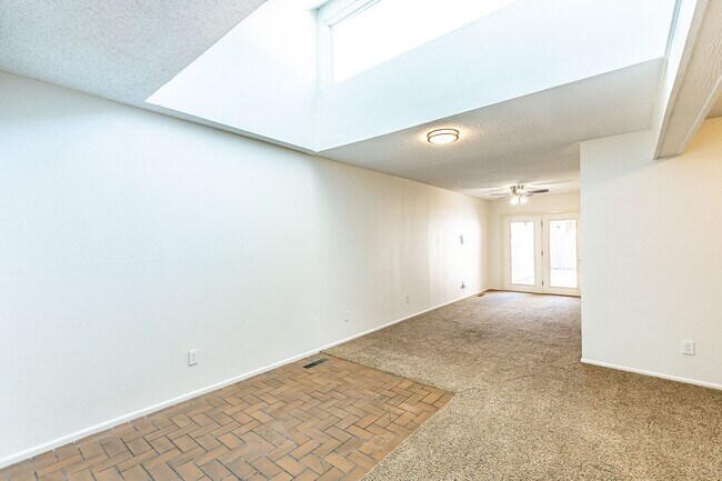 Building Photo - 1/2 Off 1st months rent