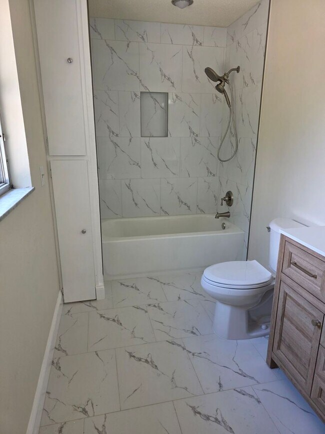 Building Photo - Spacious 3BR/2BA Home with 2-Car Carport & RV/Boat Parking