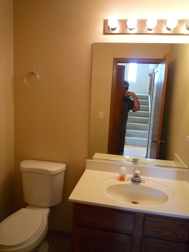 Building Photo - 14039 S Oakdale Cir