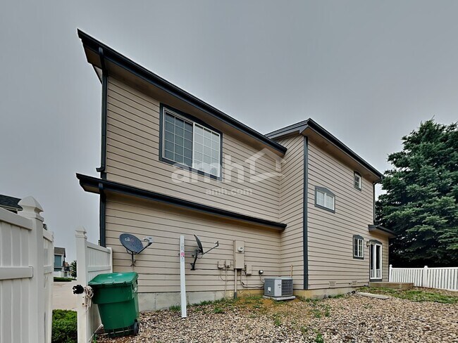 Building Photo - 1373 S Quintero Way