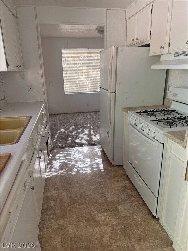 Building Photo - 1312 Monterey Dr