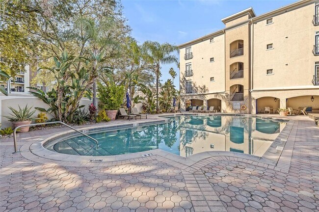 Building Photo - 501 Knights Run Ave