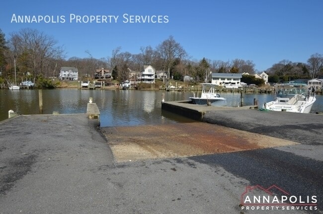 Building Photo - 1066 Broadview Dr