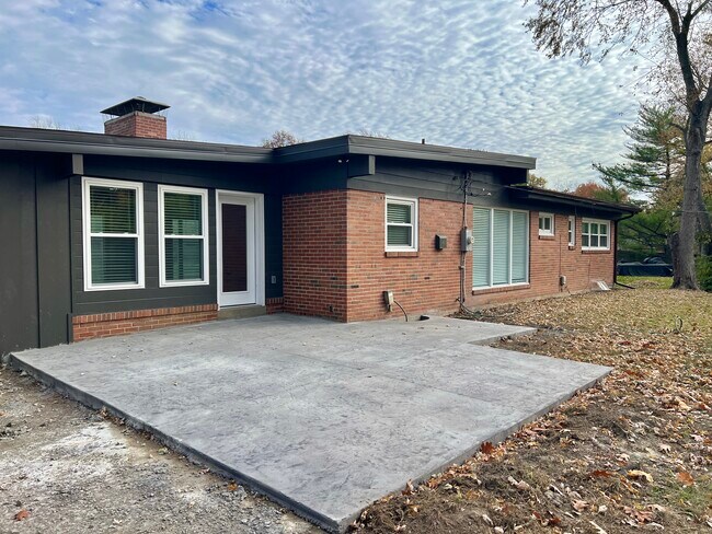 Building Photo - 417 Wenneker Dr