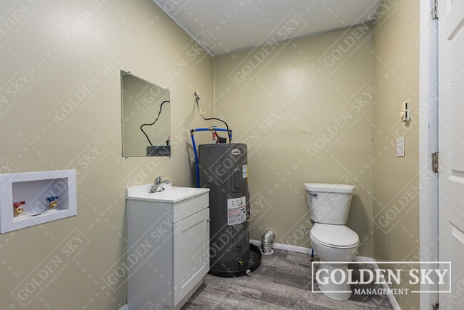 Building Photo - 2125 E Harvard Ave