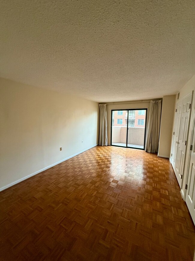 Building Photo - 2 Bedroom 2 Bathroom Condo Available for Rent