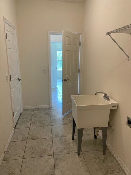 Building Photo - 24484 Zephyr Ct