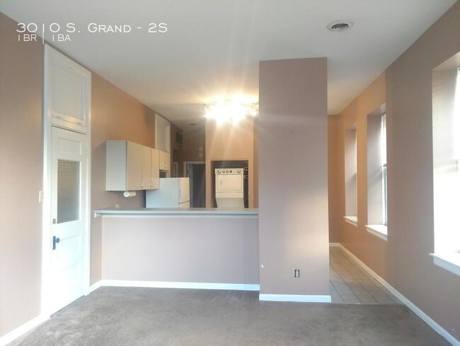 Building Photo - 1 bedroom in Saint Louis MO 63118