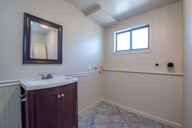 Building Photo - Country Living at its Best in Gilcrest