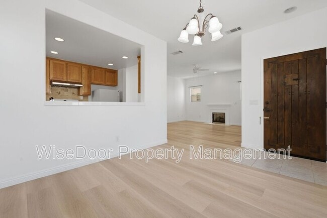 Building Photo - 1087 Waterfall Way