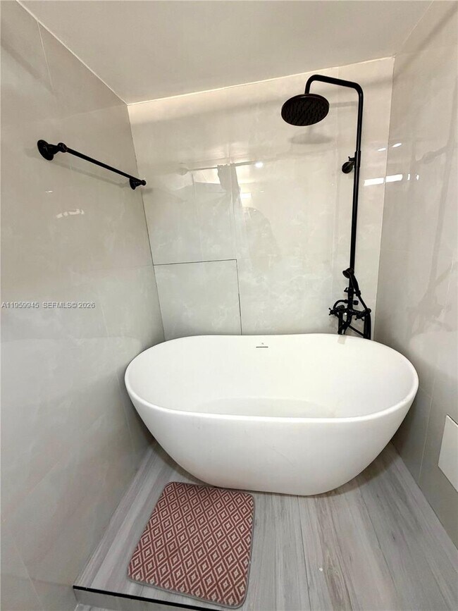 Building Photo - 7441 Wayne Ave