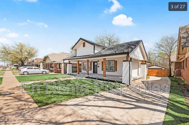 Building Photo - 3329 Hemphill St