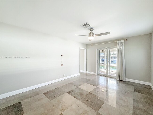 Building Photo - 2770 NE 8th Ct