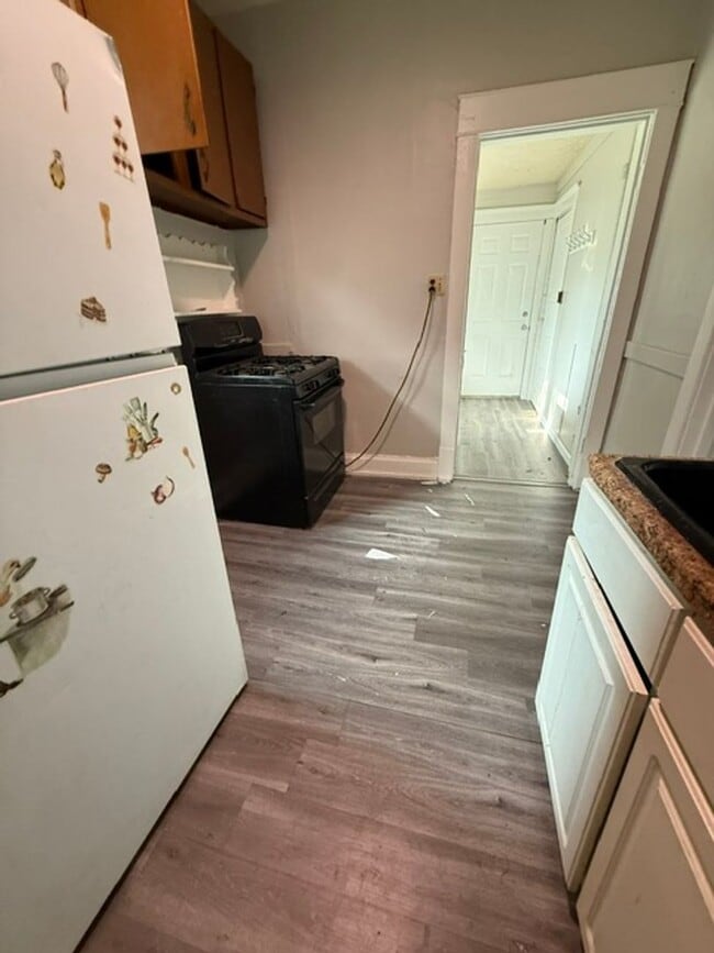 Building Photo - 2 Bedroom / 1 bathroom House in Peoria, IL