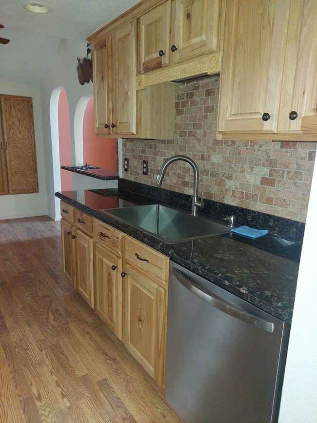 Building Photo - Beautiful Rental near Fort Bliss