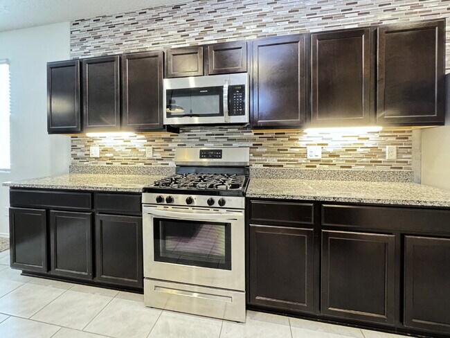Building Photo - Newer home in Solcito Subdivision in Cente...