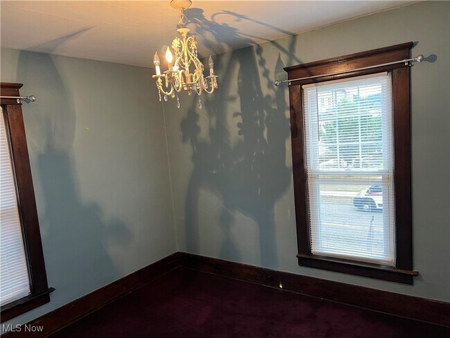 Building Photo - 130 3rd St NE