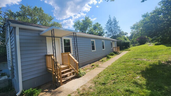 Primary Photo - 223 Jefferson Ave