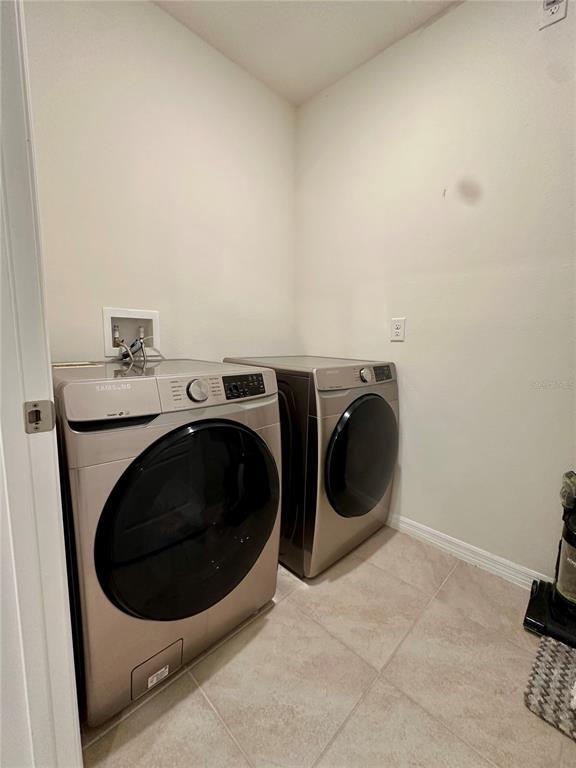 Building Photo - 9582 Black Walnut Dr