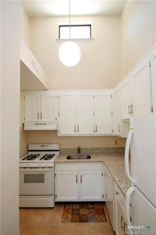 Building Photo - 48 Lawson Ln