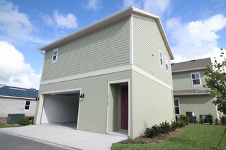 Building Photo - 10159 Hasselmann Aly