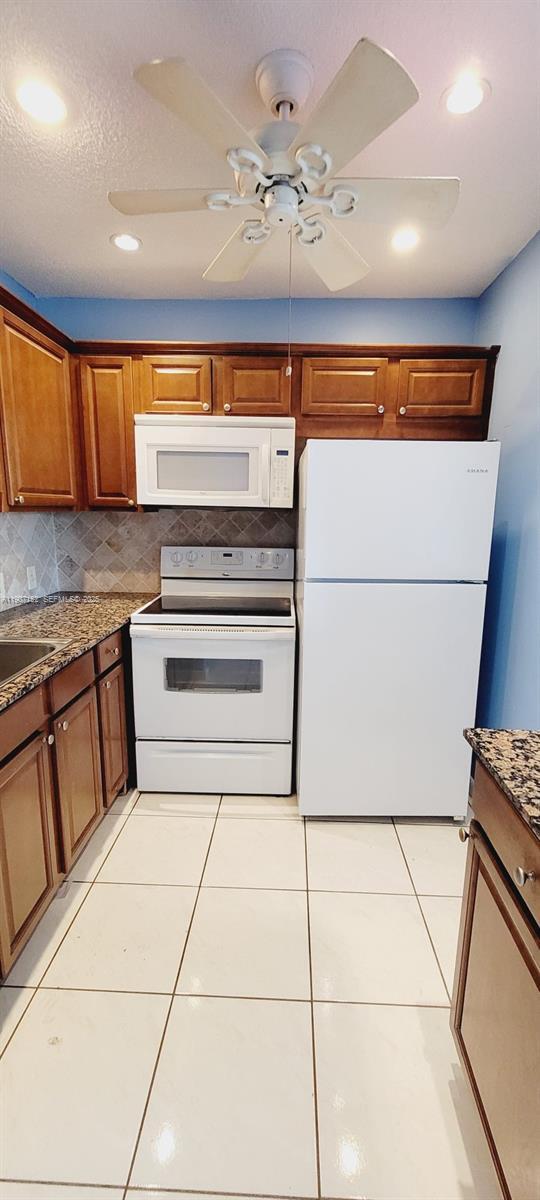 Building Photo - 534 Mansfield M