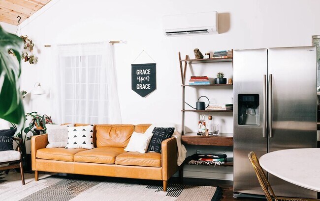 Building Photo - Classic Meets Modern Two-Bedroom, one bath Home in the Columbia Neighborhood