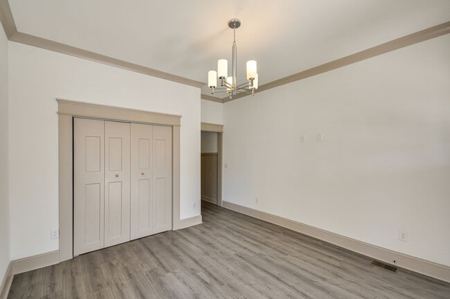 Building Photo - Beautifully Updated 1bd/1ba Condo in Midto...