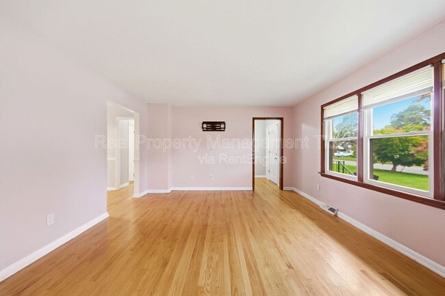 Building Photo - 41 Wendfield Cir
