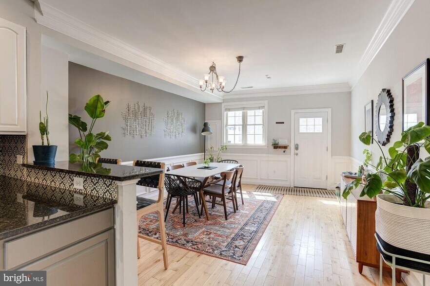 Building Photo - 81 W West St