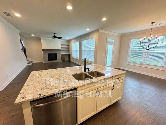 Building Photo - 705 Fieldcrest Park Ln