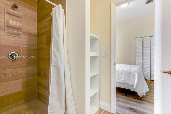 Building Photo - 1620 NE 110th St