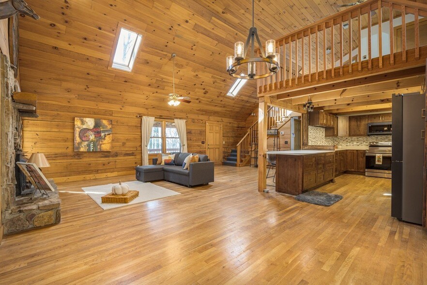 Building Photo - 1762 Burke Hollow Rd