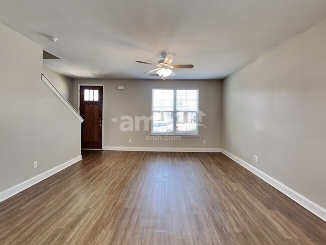 Building Photo - 5211 Tupelo St