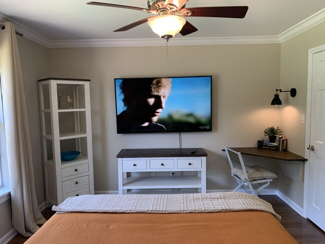 Building Photo - 794 Spring Lake Dr