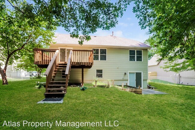 Building Photo - 3 br, 3 bath House - 704 Canter St
