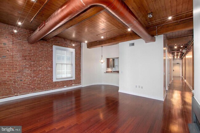 Building Photo - 105 S 18th St