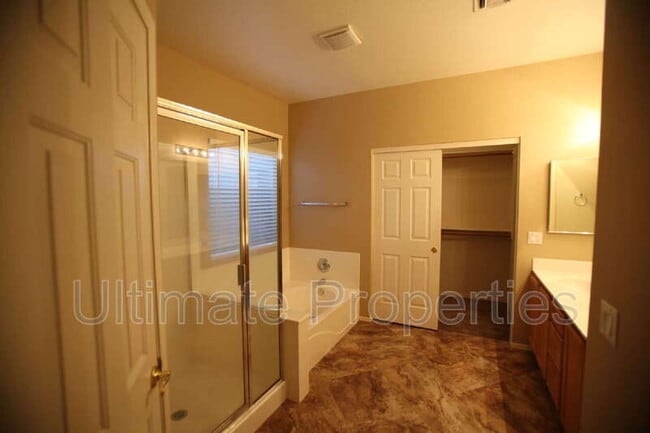 Building Photo - 9453 W Frank Ave