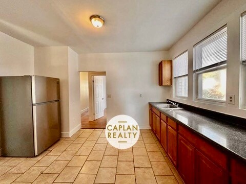 Building Photo - 2 Derby Ave