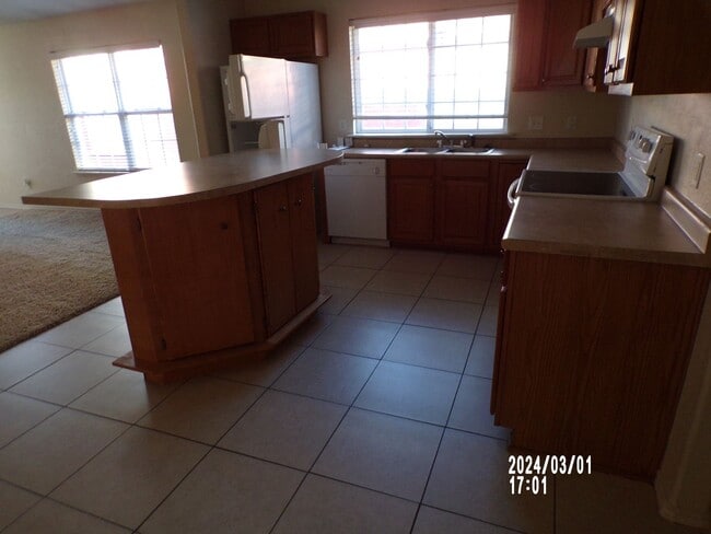 Building Photo - Great Townhouse