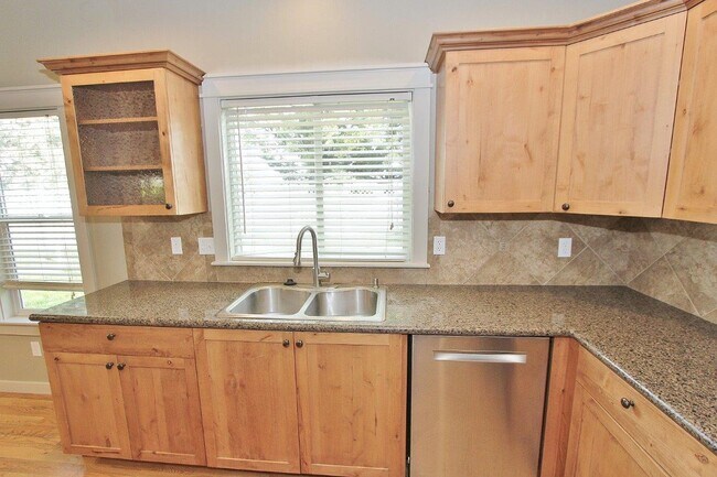 Building Photo - 5256 W McMurtrey St