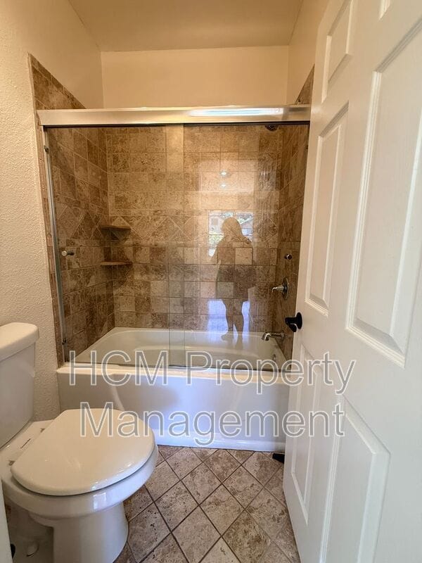 Building Photo - 1237 S Country Glen Way