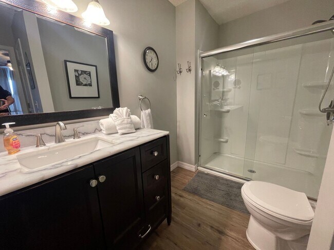 Building Photo - Furnished 2 bedroom 2 bath