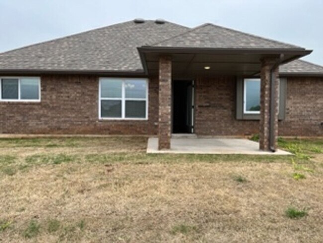 Building Photo - FIRST MONTH FREE - Beautiful New Home!