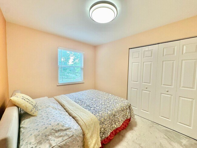 Building Photo - 1384 Marble Hill Dr
