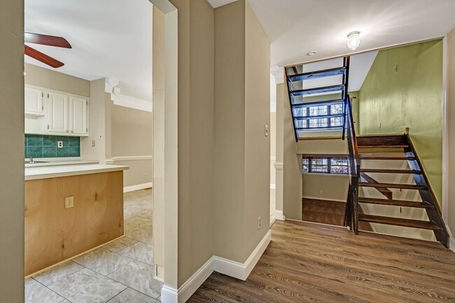 Building Photo - 216 Keats Ct