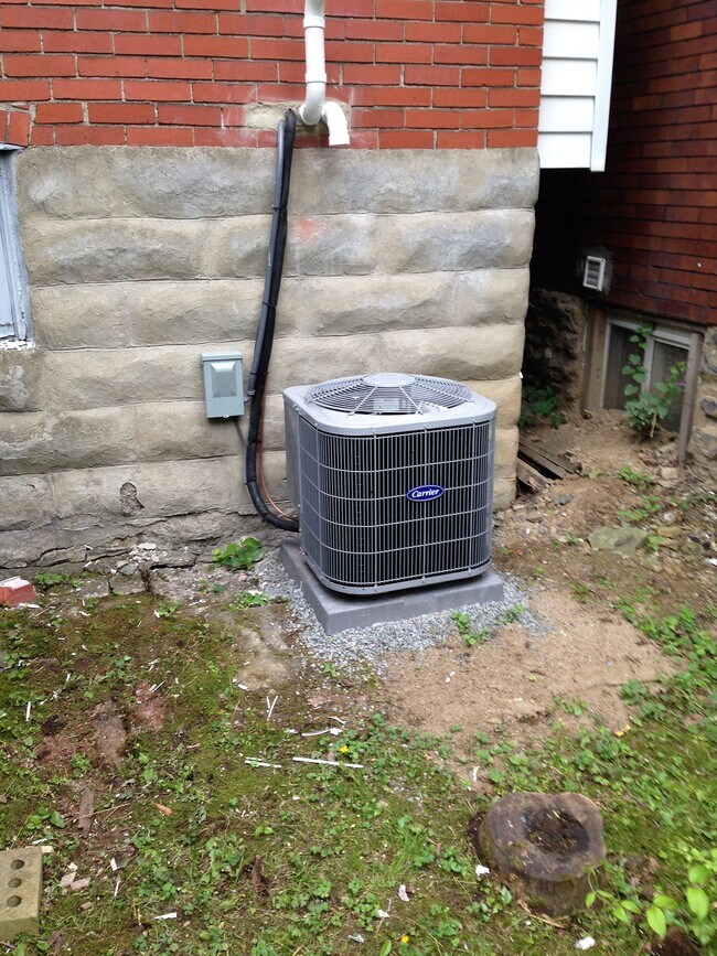 Building Photo - 435 Eureka St