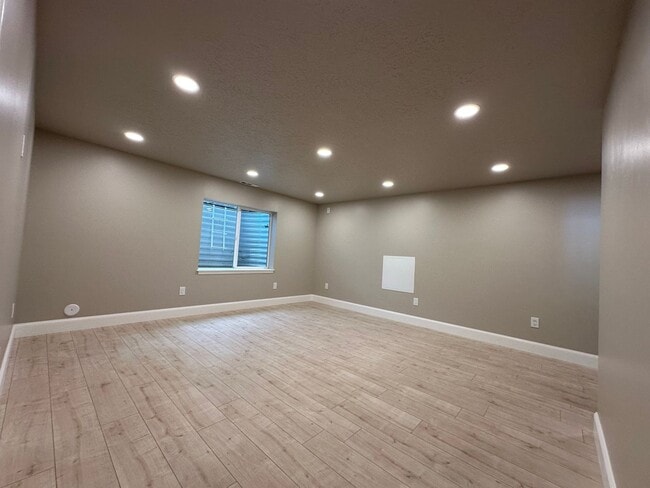 Building Photo - Single Family Home on Ranches Golf Course ...