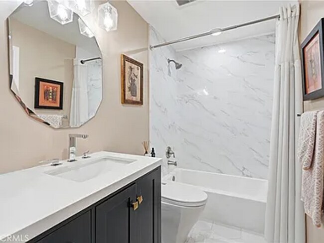 Building Photo - Newly Renovated 2BD Condo in Gated Community Now Available!